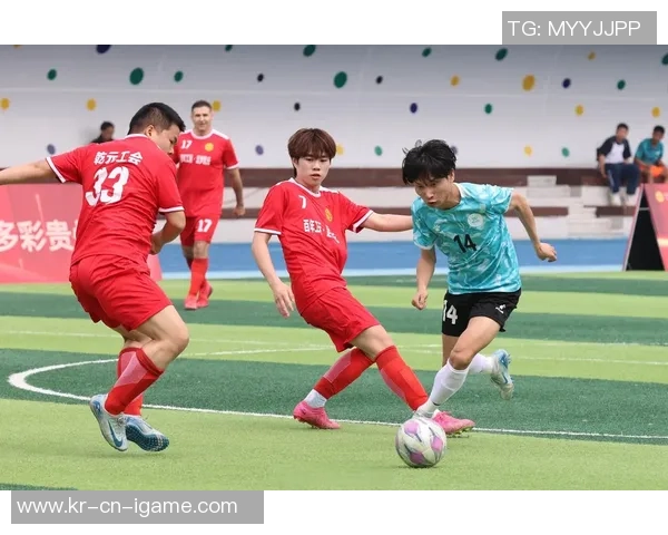 大同业余足球联赛盛况空前球迷热情高涨展现城市活力与团结精神 大同业余足球联赛盛况空前球迷热情高涨展现城市活力与团结精神